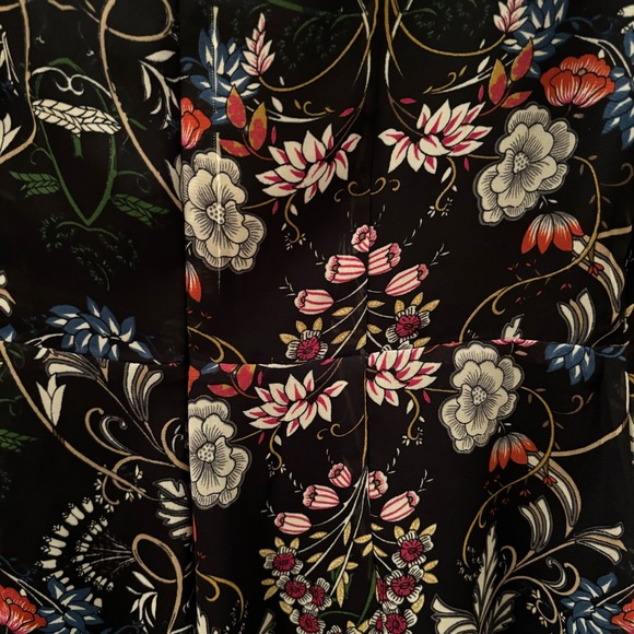 Black floral romper - Picture 6 of 7